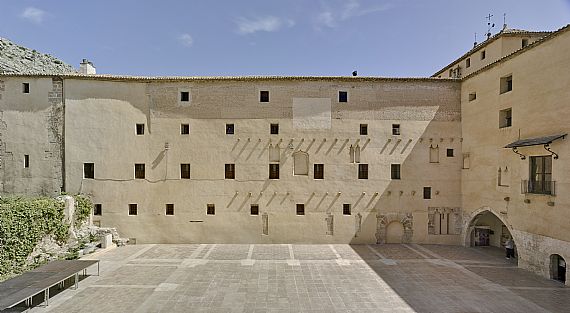 Natural stone pavement restoration in Cocentaina (Alicante)