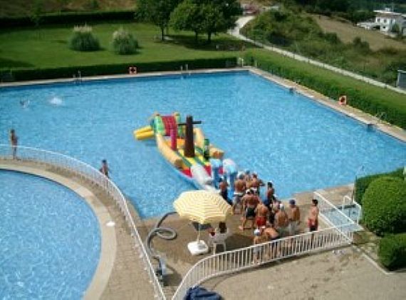 TRATAMIENTO ANTIDESLIZANTE EN PISCINAS DE IRURZUN